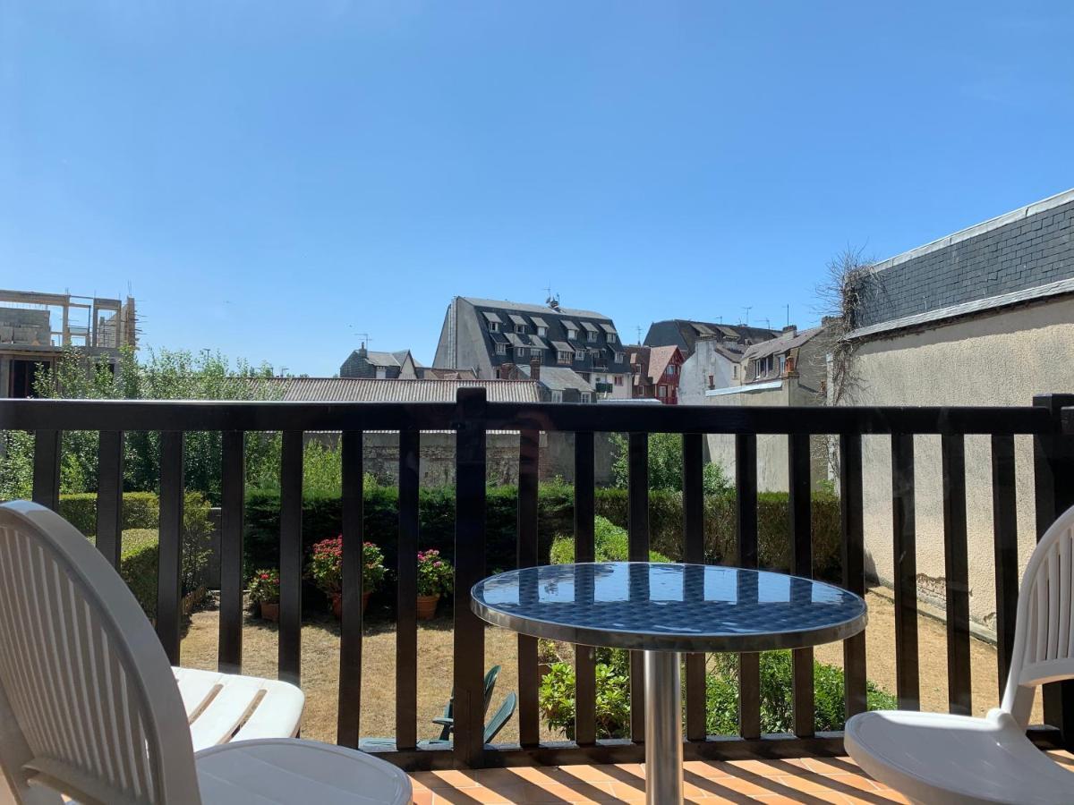 Cosy T2 Terrasse Sud - Centre Deauville Et Hippodrome エクステリア 写真